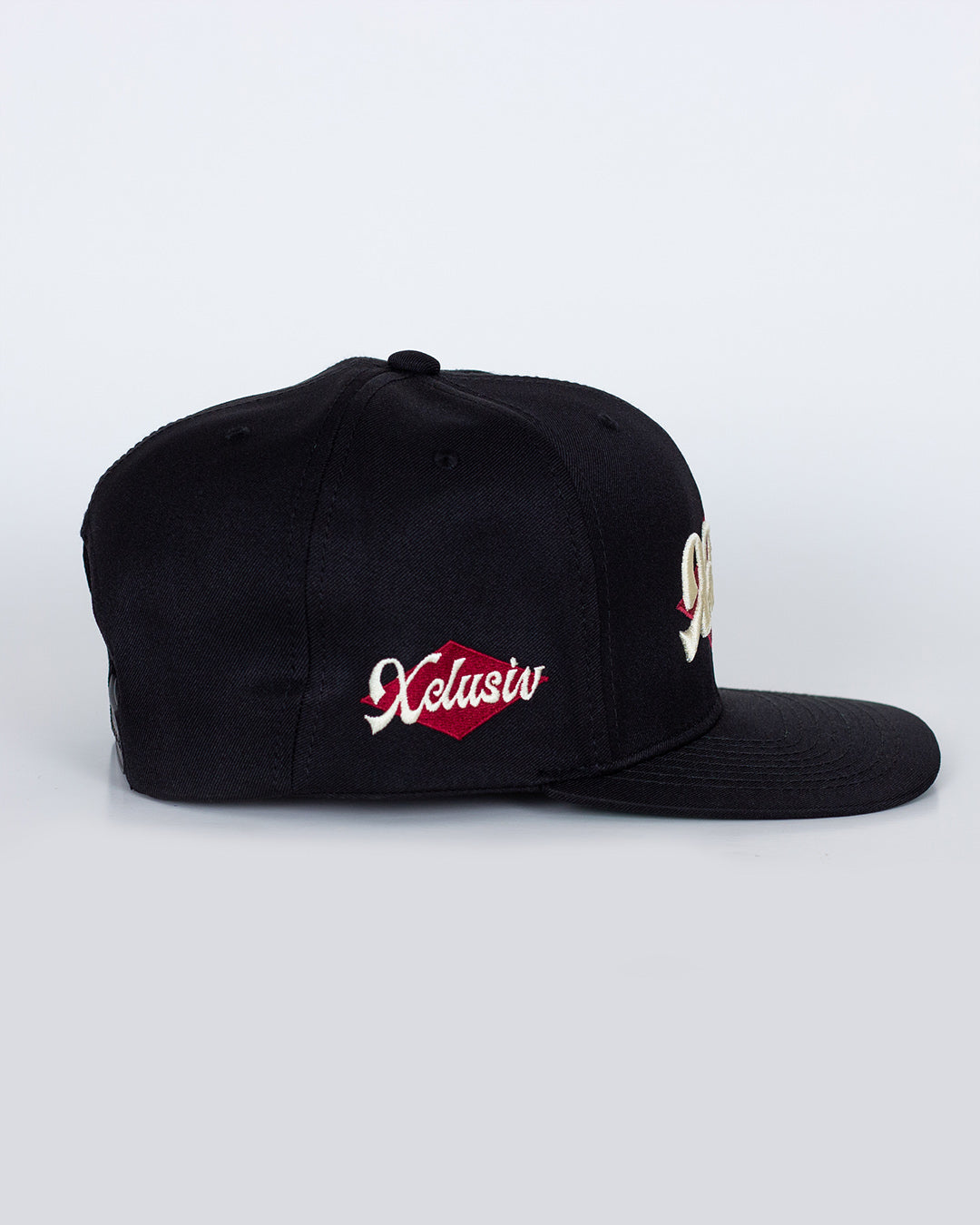 Gorra Xclusiv Cursive Rombo snapback Hat - Black - Xclusiv Clothing Company